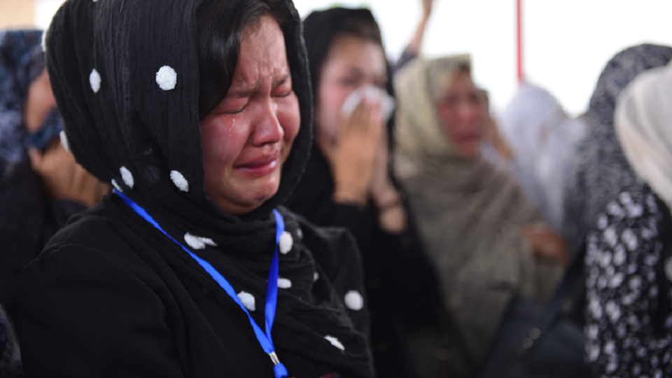Trauernde Frauen bei einem Begräbnis in Kabul.
