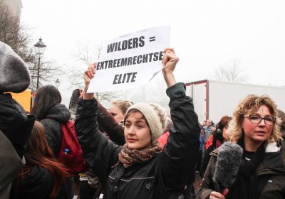 Protestierende gegen Geert Wilders im Jahr 2017@Peter van der Sluijs : Wikicommons